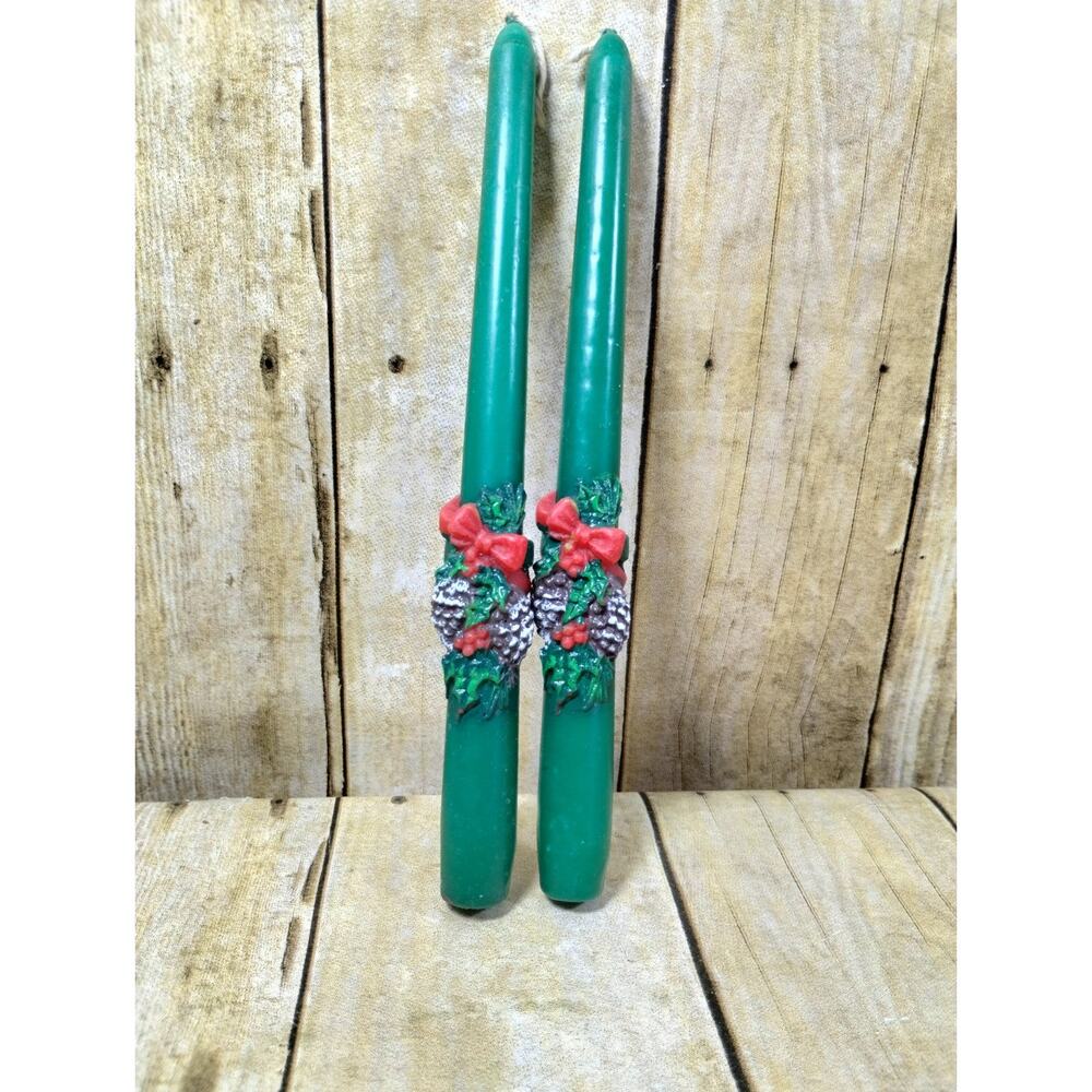 Vtg Christmas Novelty Candles Set 2 10” Holiday Green Berry Ribbon Unused